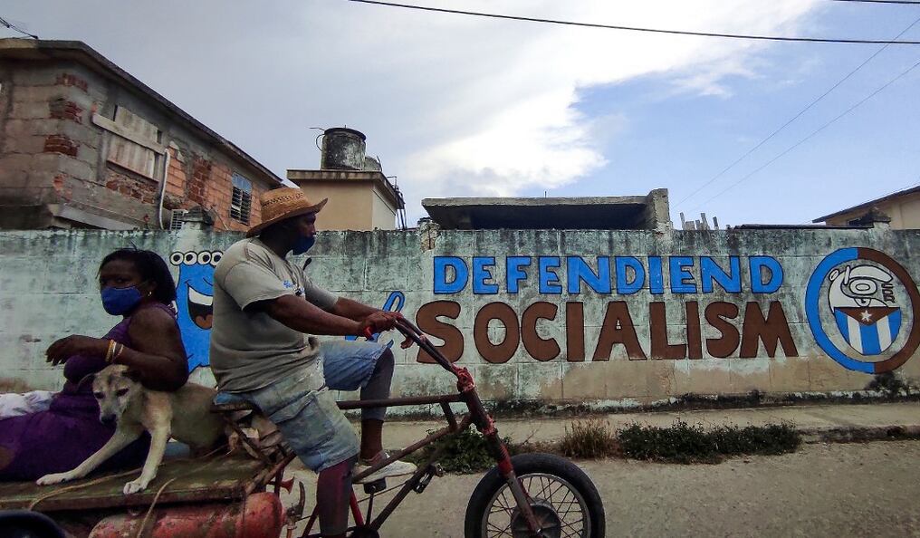 La situación económica y social de la isla caribeña, se ha tornado complicada y no se avizoran mejoras desde del gobierno comunista que la controla desde hace 60 años. Foto: AFP.