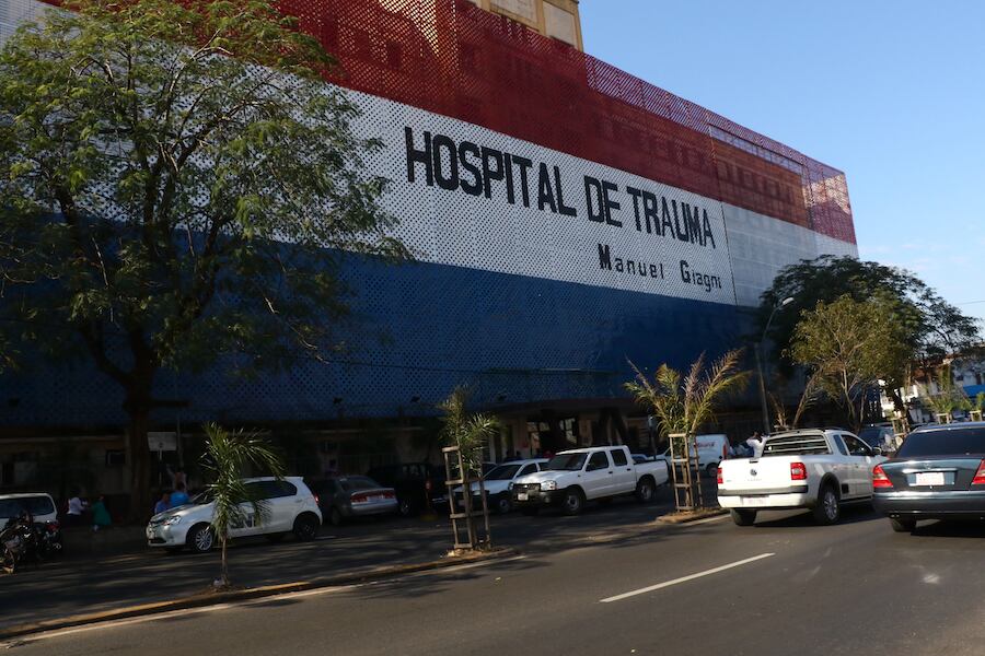 Familiares estaban pendientes del despertar de la joven que permanece en el Hospital de Trauma.FOTO:ARCHIVO