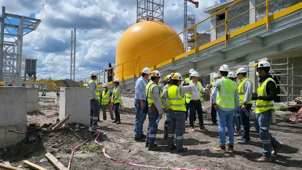El recorrido se realizó en la cementera propiamente, que ya cuenta con avance del 50%. Foto: Gentileza.