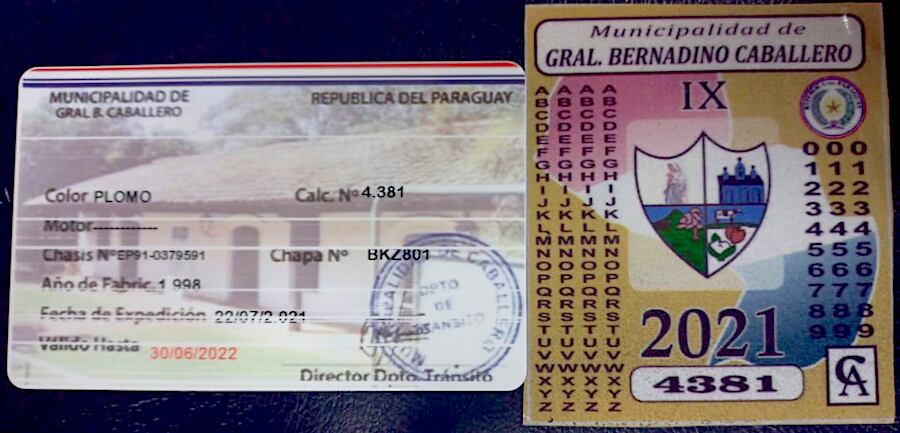 Habilitación falsa. La imagen de fondo no coincide con el documento original.
