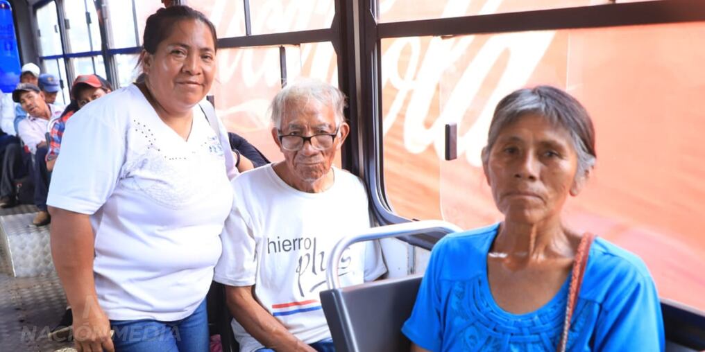 Francica Espínola aclaró que solicitaban más de 100.000 guaraníes porque para que muchos de los líderes lleguen a sus hogares, debían tomar dos colectivos y posteriormente contratar los servicios de un camión que los lleve hasta sus comunidades y normalmente este servicio es más costoso. Foto: Roberto Zarza. 