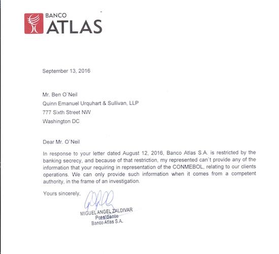 Esta
es la nota de respuesta del presidente del banco Atlas, Miguel Ángel Zaldívar, al requerimiento de la justicia de los EEUU. Invocaron el secreto bancario para no colaborar con la investigación sobre el caso Leoz.