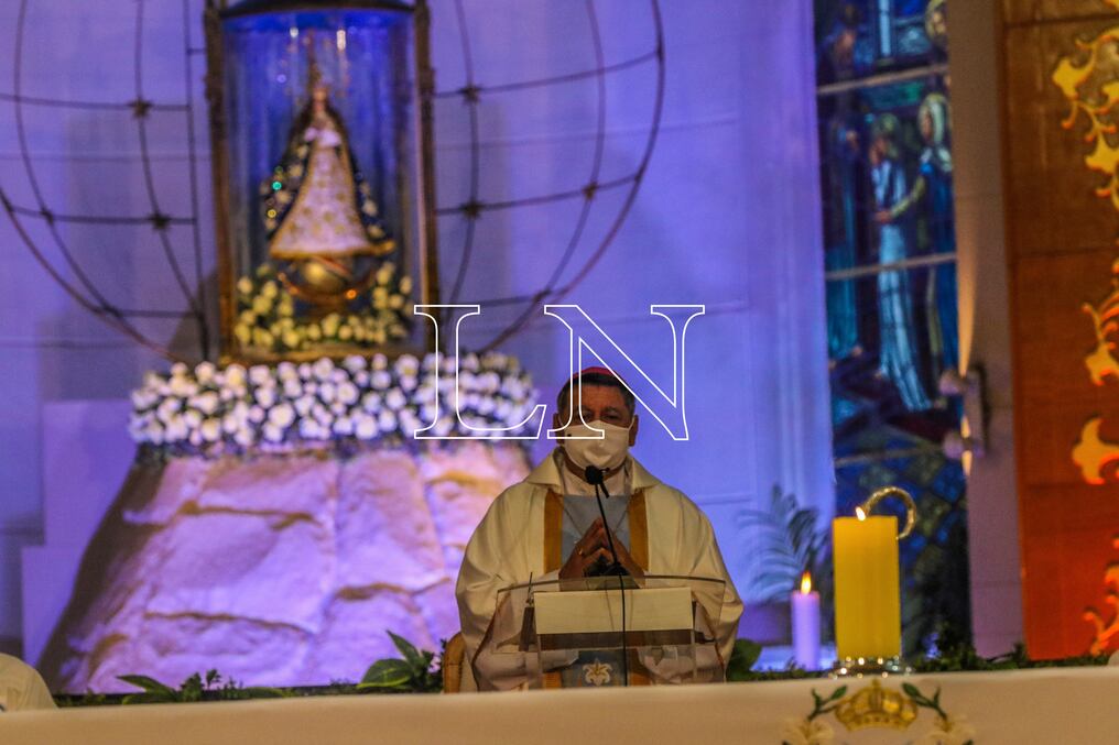 El obispo de Caacupé, monseñor Ricardo Valenzuela, ofreció una carta al pueblo paraguayo por la especialidad de estas fiestas en plena pandemia. Foto: Pánfilo Leguizamón.