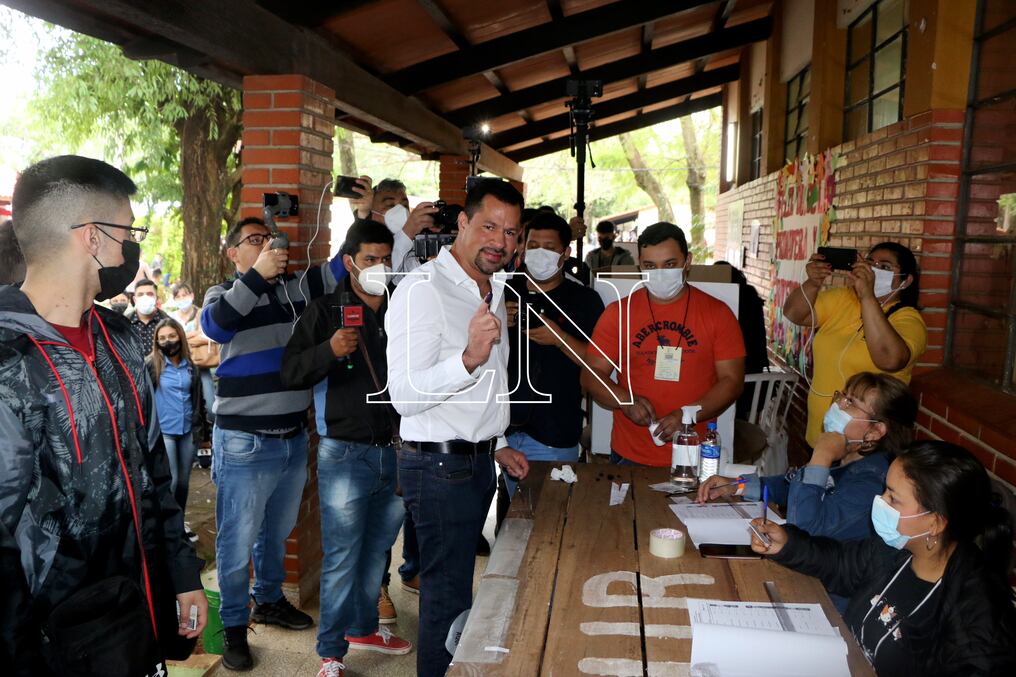 El diputado Quintana acusó a sectores políticos de meterlo preso para evitar su candidatura. Se refirió a la Fiscalía como corrupta y podrida. Foto: Gustavo Galeano.