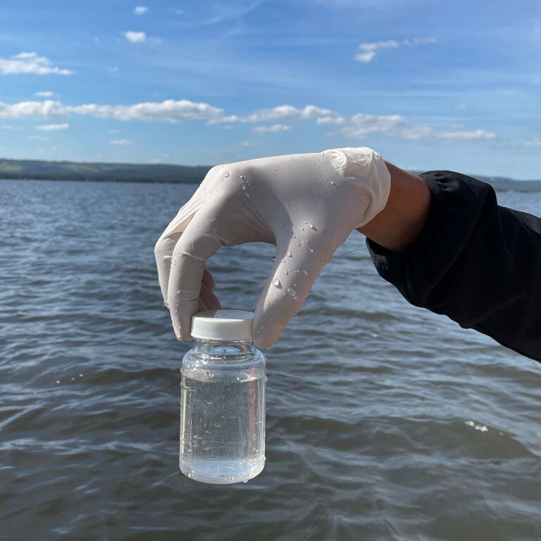 Aumentó la cantidad de coliformes fecales en el lago Ypacaraí de acuerdo a estudios que se realizan de manera semanal. Foto: Gentileza.