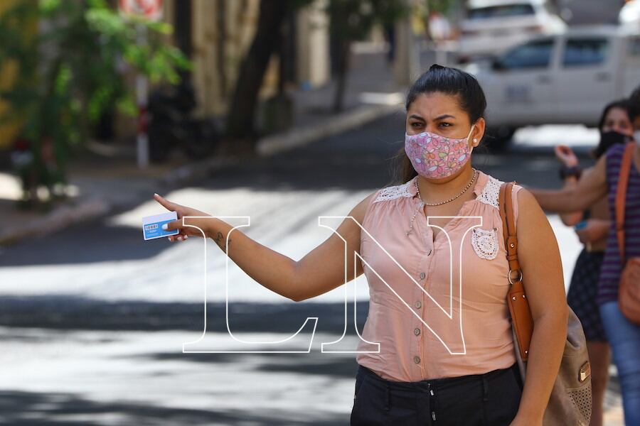 Desde la Municipalidad de Asunción aclararon que no habrá un nuevo aumento del pasaje de las empresas explotadoras del servicio de transporte público y que son permisionarias de la comuna. Mencionan que los diálogos con los representantes de las firmas son permanentes y fluidos. Foto: Pánfilo Leguizamón.