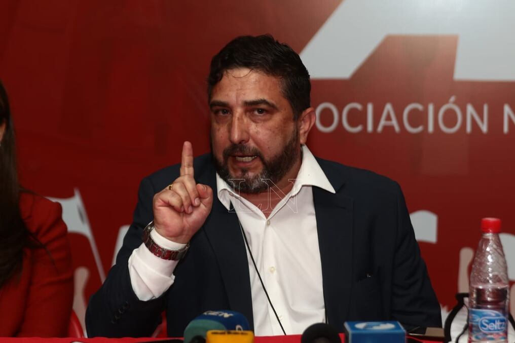 El apoderado de la Asociación Nacional Republicana (ANR) doctor Wildo Almirón hizo un recuento de los asesinatos y atentados perpetrados en los últimos días a candidatos colorados y de otras agrupaciones políticas. Foto: Archivo/Eduardo Velázquez.