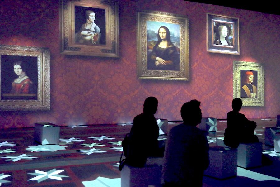 La exhibición digital “Da Vinci, il genio” presenta hologramas, experiencias inmersivas, realidad virtual, videos educativos y mucho más en un recinto de 1.500 metros cuadrados