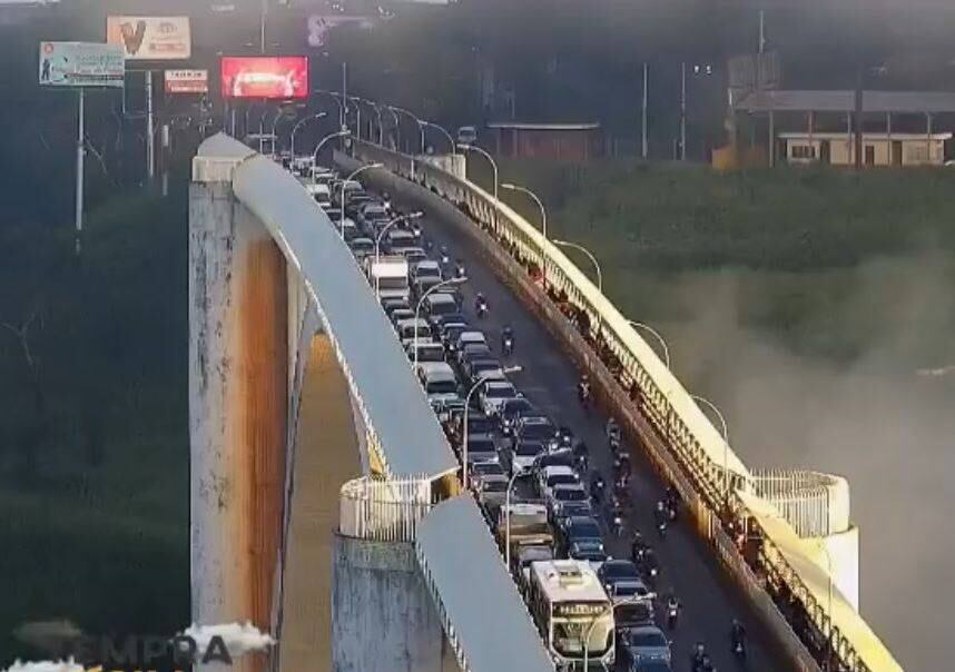 La inseguridad en el puente de la Amistad en su zona de influencia preocupa a gremios empresariales de Foz de Yguazú y Ciudad del Este, por lo fue reactivada la cámara de seguridad de la región trinacional. Foto: Archivo