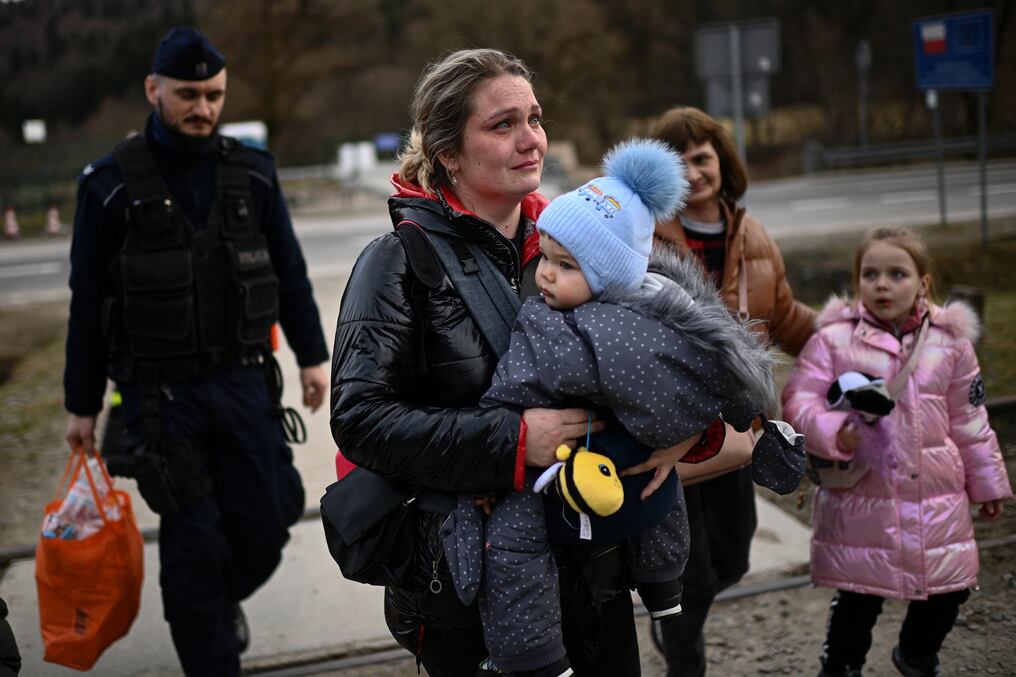 Según datos del Alto Comisionado de las Naciones Unidas para los Refugiados (ACNUR), al 25 de abril, 5.264.767 ucranianos partieron de su país desde el 24 de febrero. Foto: AFP.