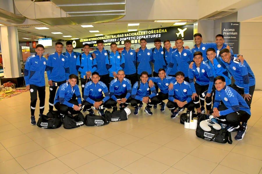 La comitiva de la Albirroja Sub 20 ya está en Cali a la espera del debut.FOTO:@ALBIRROJA