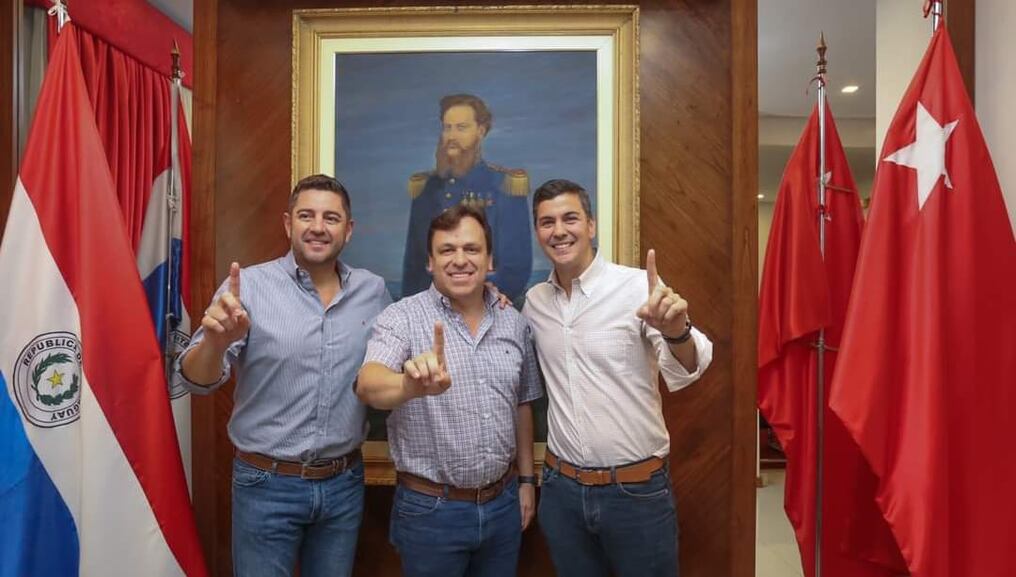 El candidato a gobernador de Central ratificó que en Santiago Peña se depositan las verdaderas esperanzas por el cambio, con lo cual se va acrecentando el apoyo de la población a la Lista 1. Foto: Gentileza.
