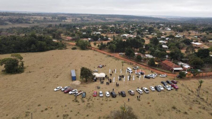 Se inició ayer la construcción del nuevo estadio de la Liga Caaguazú de Fútbol, lo que representa un punto estraté­gico para el fortalecimiento del deporte en el quinto departamento.FOTO: GENTILEZA