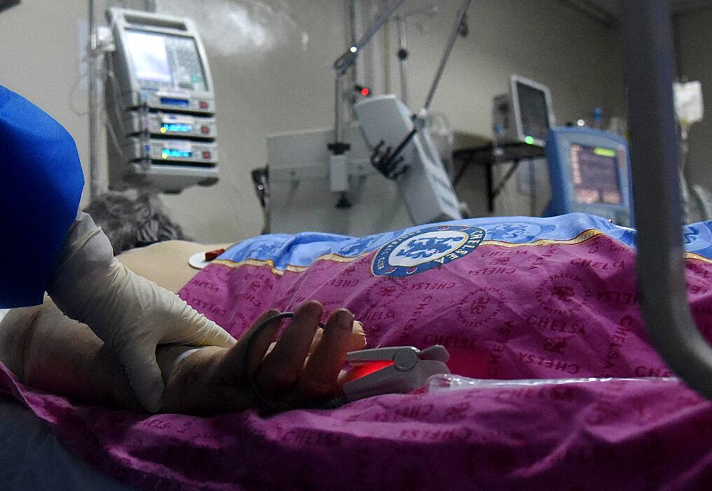 En el caso de que ahora se necesite costear algunos gastos extra el Ministerio de Salud ya no cuenta “con un solo guaraní”. Foto: AFP.