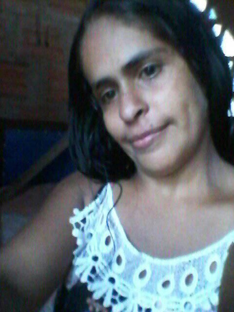 Camila Belén Brítez, de 25 años, se encuentra con paradero desconocido; sus familiares piden dar aviso a la Policía Nacional en caso de tener datos sobre la joven. Foto: Gentileza.