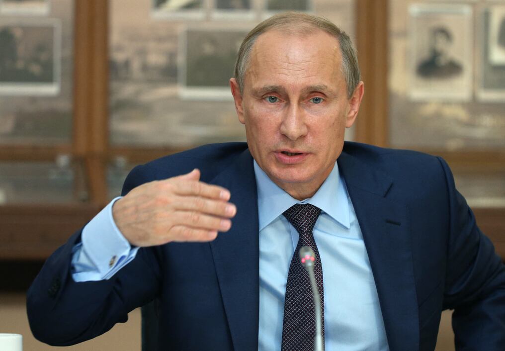 “Ordeno al ministro de Defensa y al jefe del Estado Mayor que pongan las fuerzas de disuasión del ejército ruso en alerta especial de combate”, dijo Putin en una reunión televisada con sus jefes militares. Foto: AFP.