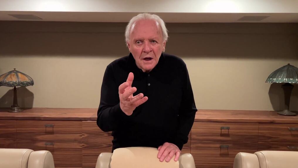 El actor británico compartió una reflexión en redes sobre sus 47 años de sobriedad. Foto: Captura de video.