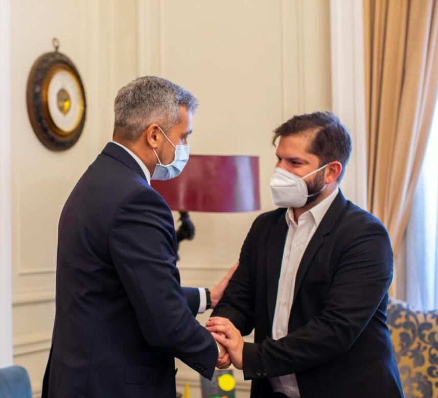El presidente Mario Abdo mantuvo la primera reunión con el electo presidente de Chile, Gabriel Boric, en la que coincidieron en la voluntad de reforzar las relaciones y cooperación entre ambas naciones. Foto: Gentileza.