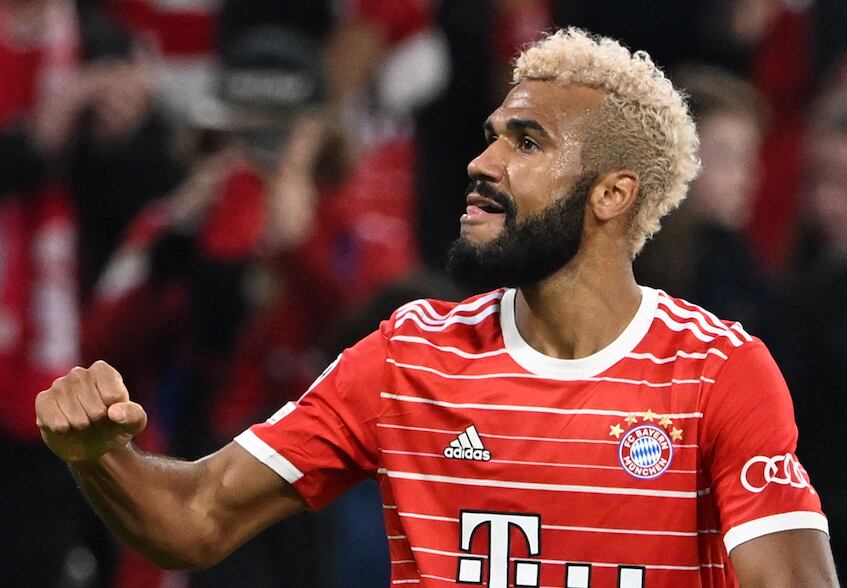 Eric Choupo-Moting festejando su gol para el Bayern de Múnich.FOTO:AFP