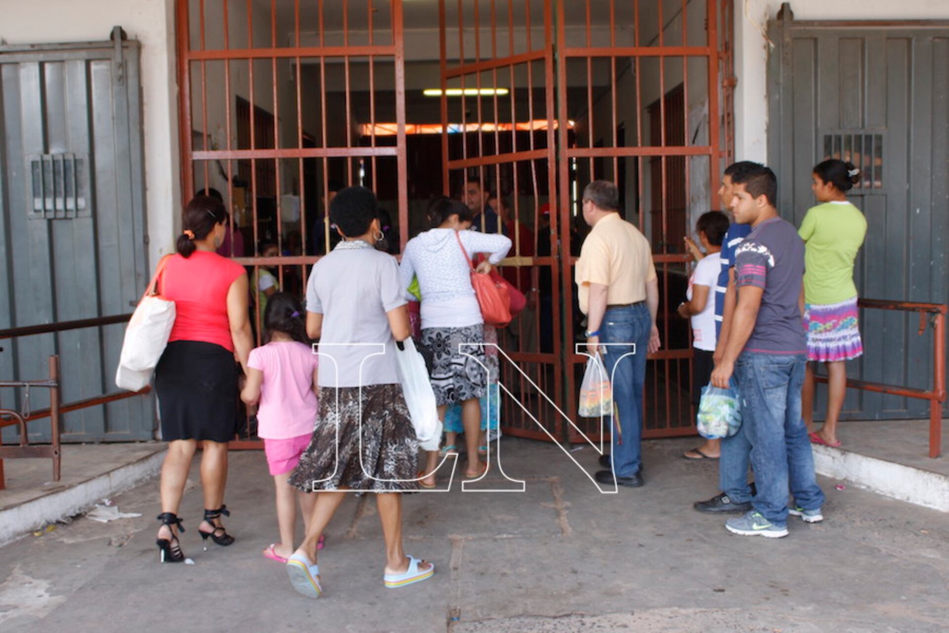 Privado de libertad, pero no de la crianza de su hija