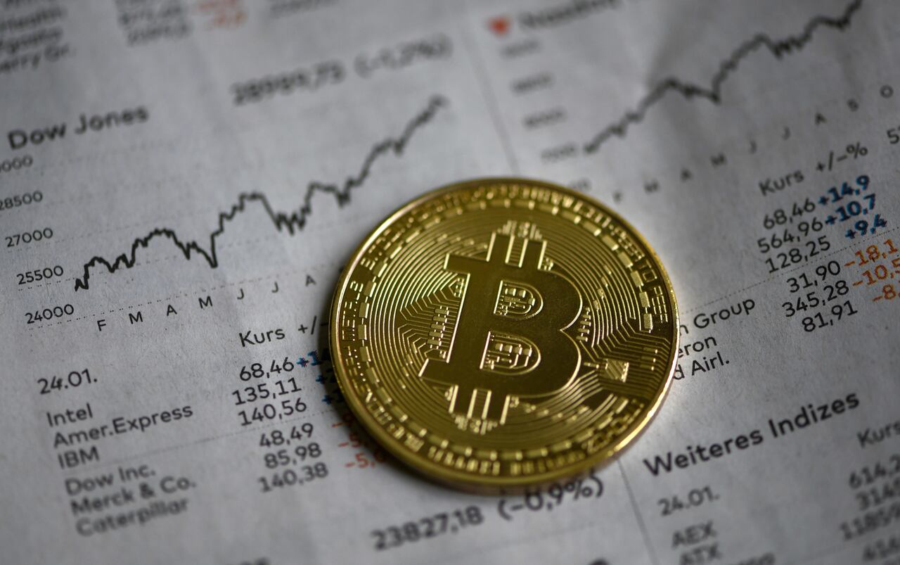 La Nación / El bitcoin supera los 20.000 dólares por primera vez en su  historia