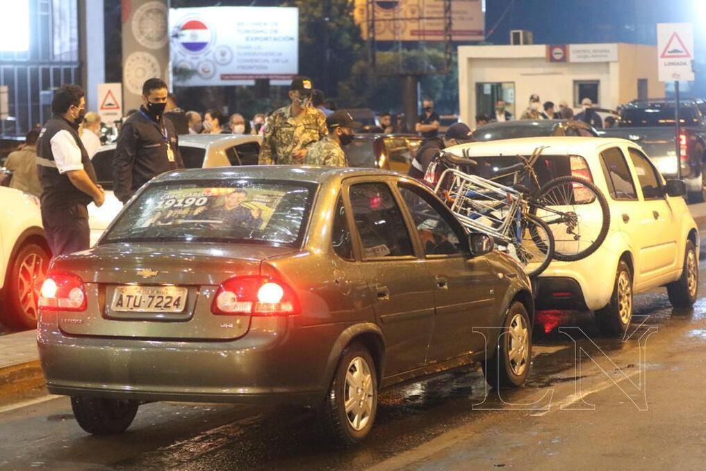 Desde este jueves se dio reapertura de la frontera con el Brasil buscando reactivar el comercio. Foto: Pánfilo Leguizamón.