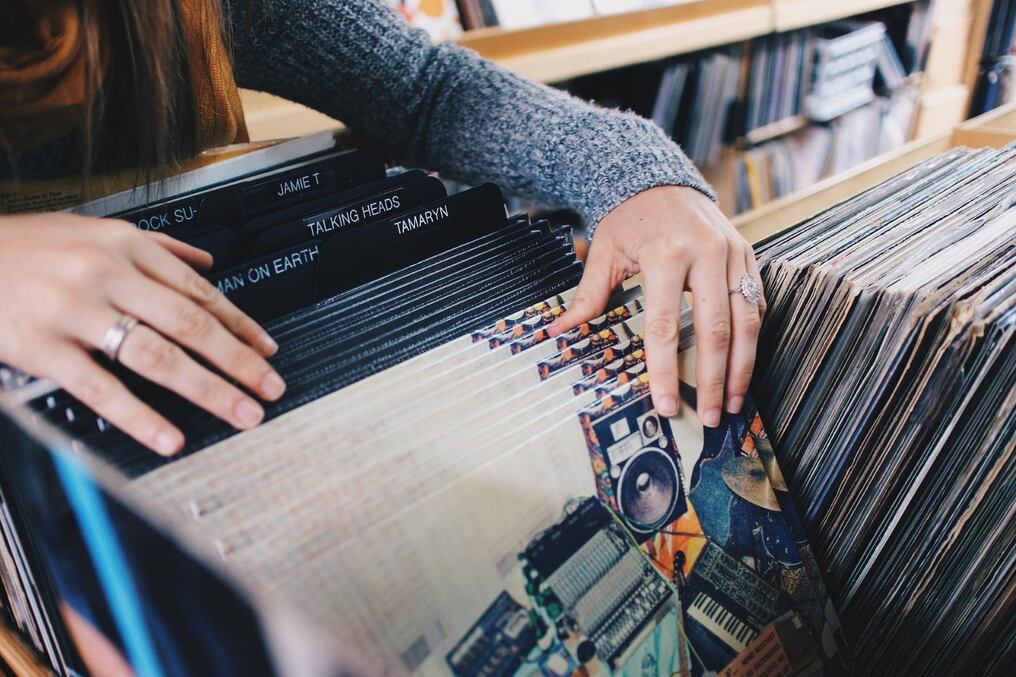 Los estadounidenses compraron el pasado año más discos de vinilo que CD, según datos de la industria de la grabación. Foto: Archivo.