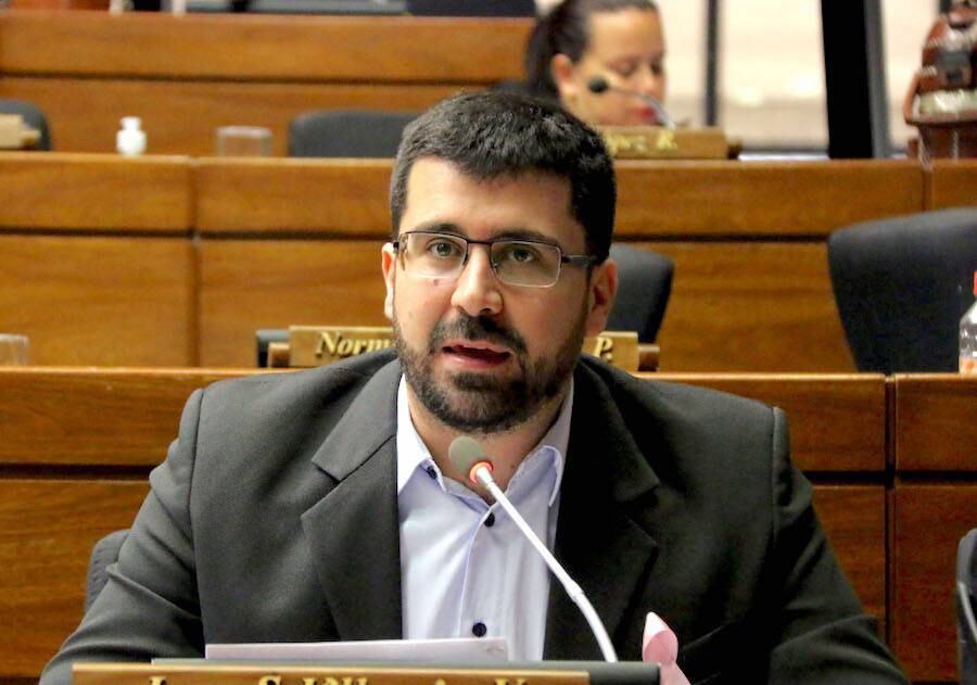 “Se le pide a la mujer que renuncie al apellido cuando no tiene nada a qué renunciar, puesto que esa persona ya tiene una identidad", expresó Villarejo. Foto: Archivo.