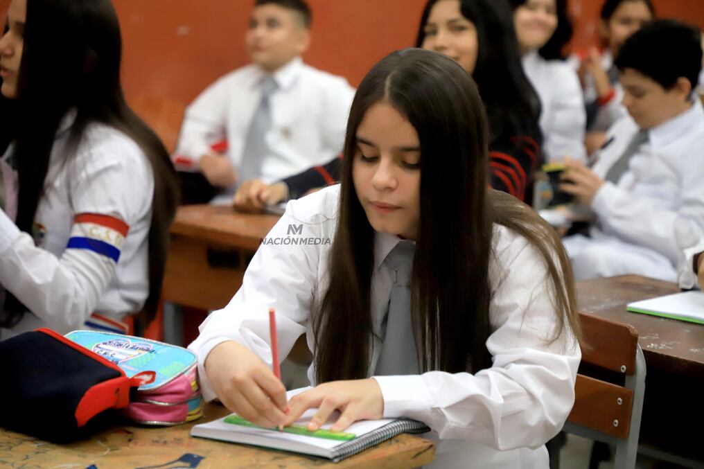 El Ministerio de Educación emitió un comunicado y aclaró que las clases deben desarrollarse de manera normal en todas las instituciones. Foto: Roberto Zarza