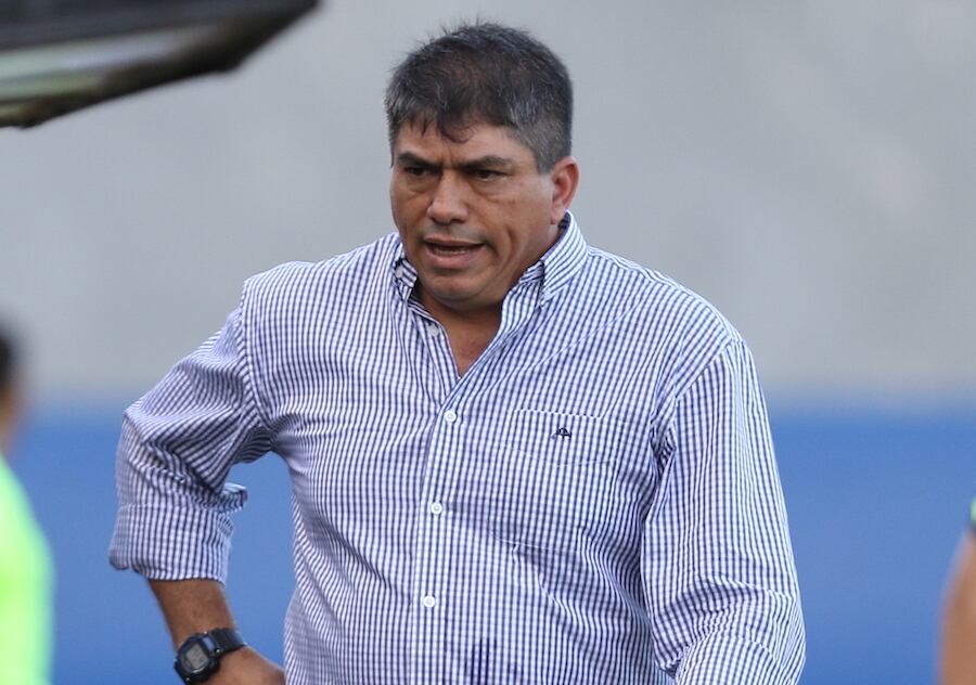 El técnico Roberto Torres dis­pondrá de un grupo diez­mado de jugadores para conformar el once que ten­drá cambios obligados.FOTO: ARCHIVO