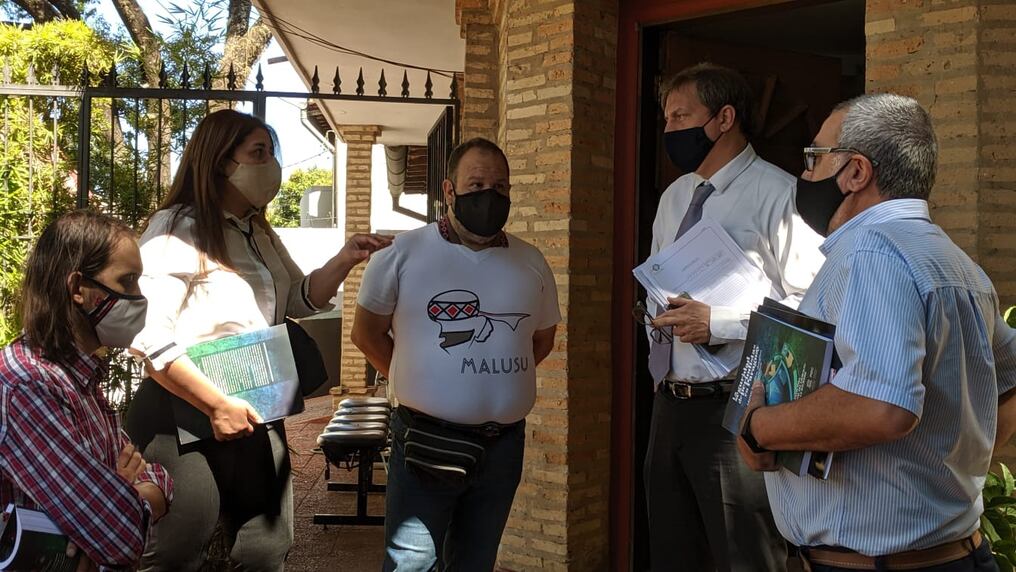 Representantes del Foro de Periodistas del Paraguay (Fopep) presentaron una denuncia formal en la Fiscalía de DDHH tras los ataques recibidos por todos los medios de prensa durante la manifestación del marzo paraguayo 2021. Foto: Universo 970 AM
