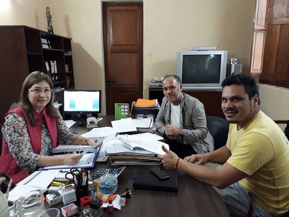 Luz María Bobadilla (Fondec), Ever Enciso y Roberto Cardozo (Cepate) en reunión. Foto: Gentileza. 
