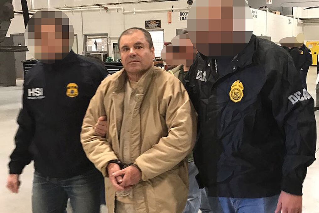 Acusado de haber dirigido uno de los mayores imperios del narcotráfico de las Américas y de enviar más de 200 toneladas de cocaína a Estados Unidos, "El Chapo" enfrenta 17 cargos y mantiene su inocencia. AFP. 