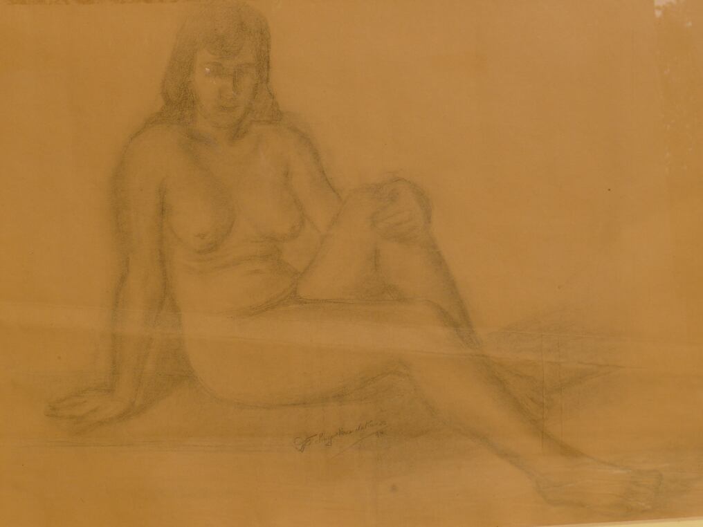 Ofelia Echagüe Vera- Mujer desnuda -Dibujo a lápiz sobre papel de color- 1974.