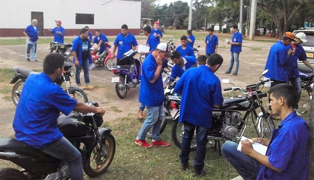 Los que se capacitan para ser mecánicos de motos, tienen asegurada una importante fuente de ingresos, atendiendo la gran demanda, tanto en los servicios de ventas y en áreas de mantenimientos y reparación.