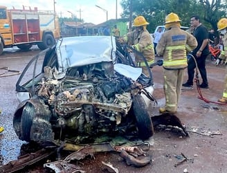 El vehículo del ciudadano brasileño quedó con serios daños materiales. Foto: La Clave.