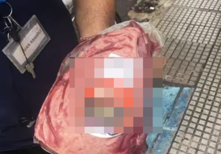 Foto ilustrativa del robo de un trozo de carne de una tienda Biggie.