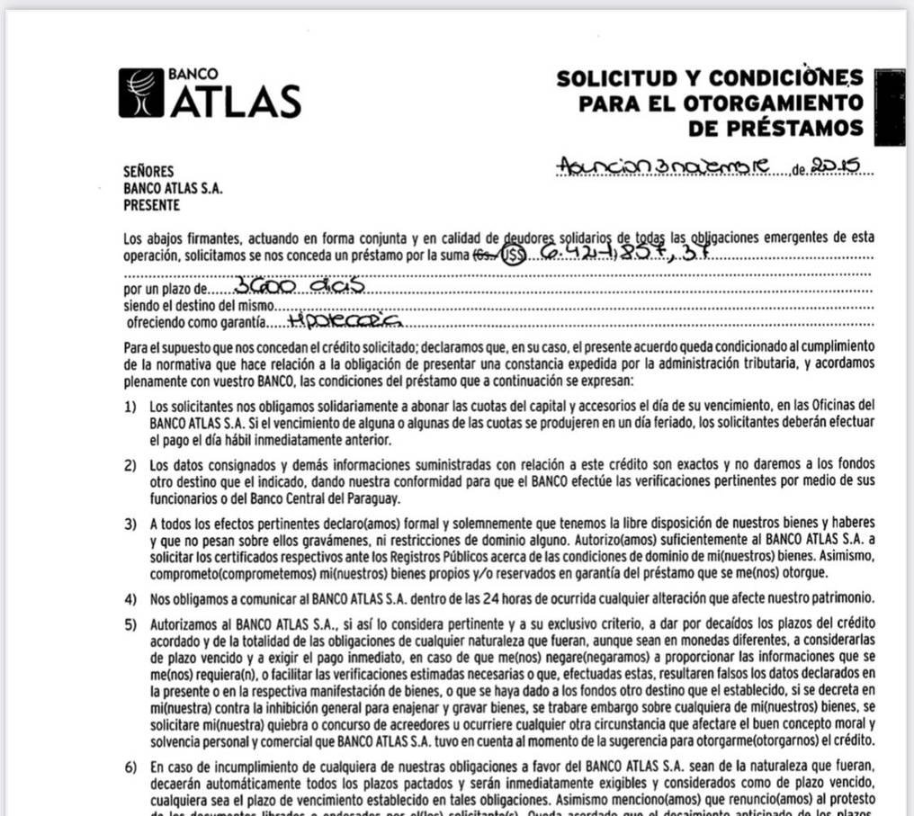  Esta es la solicitud y condiciones para el otorgamiento de préstamos del banco Atlas firmado el 3 de noviembre del 2015 con el supuesto prestanombre de Cabeza Branca. Foto: Gentileza. 