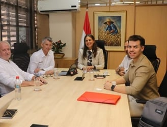 Reunión de autoridades con los inversores argentinos. Foto: Gentileza.